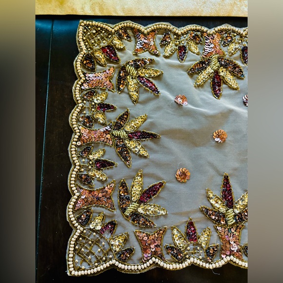 NWT Lot of 4 Beautiful Fall colors sequined placements - Picture 3 of 7